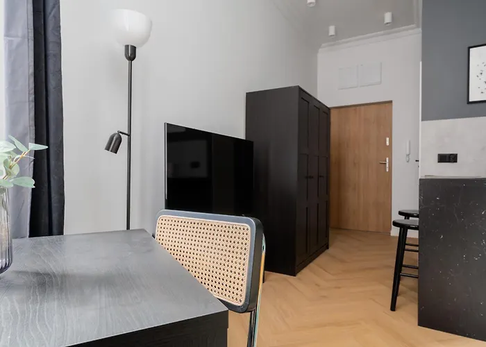 Citystay Rewolucji W Centrum Lodzi *